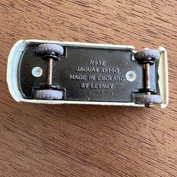 VINTAGE LESNEY MATCHBOX
1957 #32 JAGUAR XK140 - OFF WHITE - GREY WHEELS VERSION - Picture 8 of 11